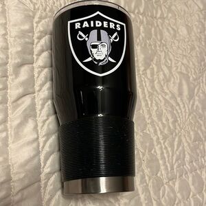 Las Vegas Raiders 30oz Insulated  Tumbler. NWT
